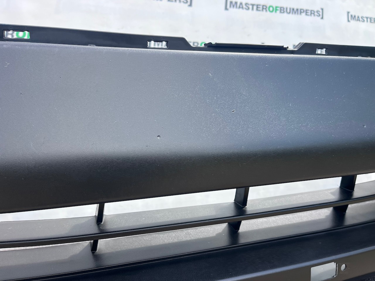 Nissan Navara Pick Up Mk4 2016-2021 Front Bumper Textured No Jets Genuine [l722]