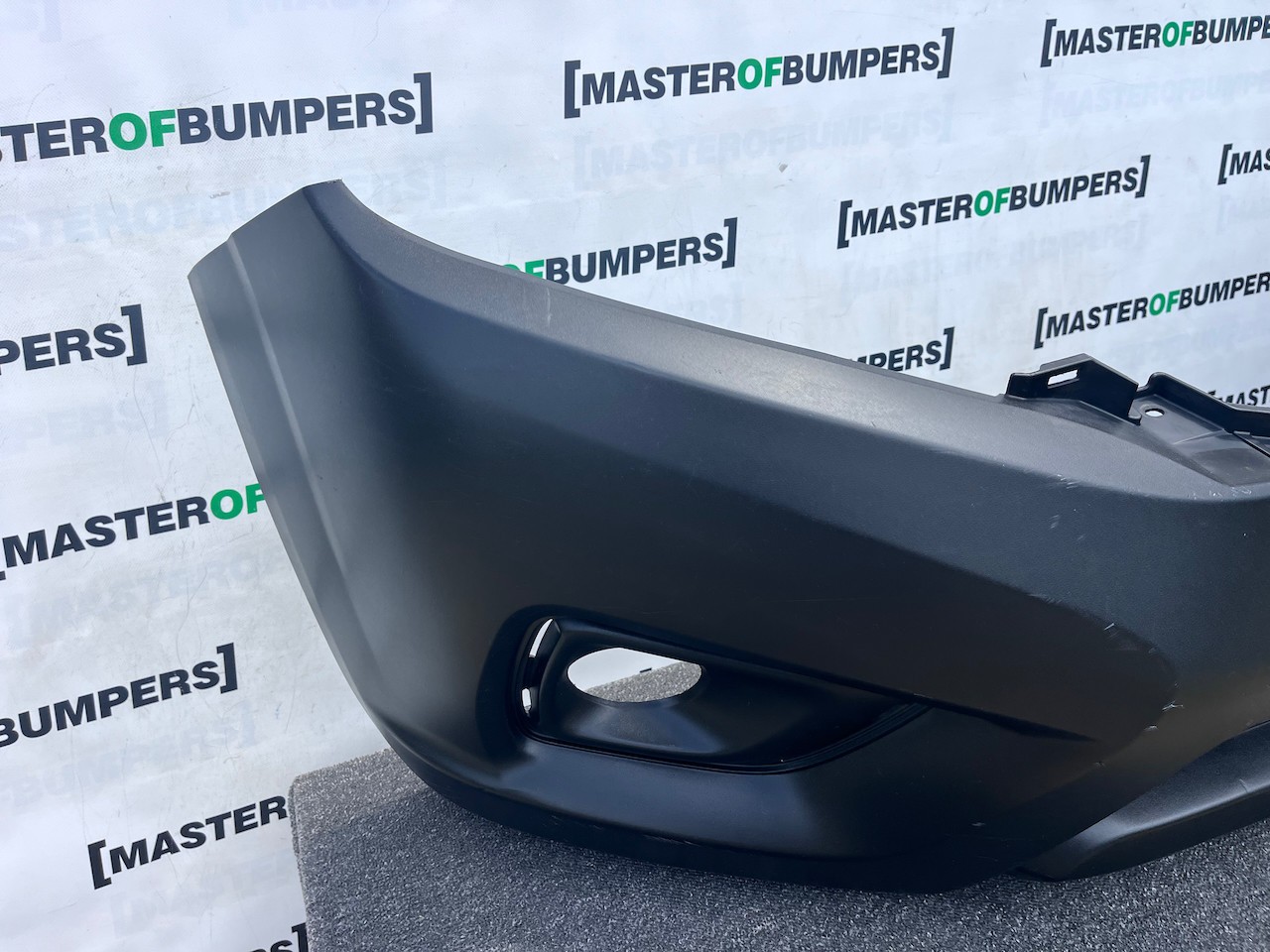 Nissan Navara Pick Up Mk4 2016-2021 Front Bumper Textured No Jets Genuine [l722]