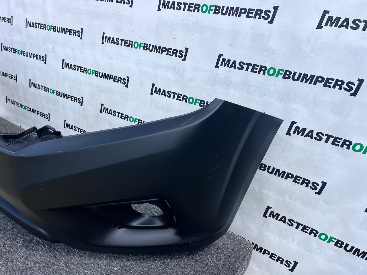 Nissan Navara Pick Up Mk4 2016-2021 Front Bumper Textured No Jets Genuine [l722]