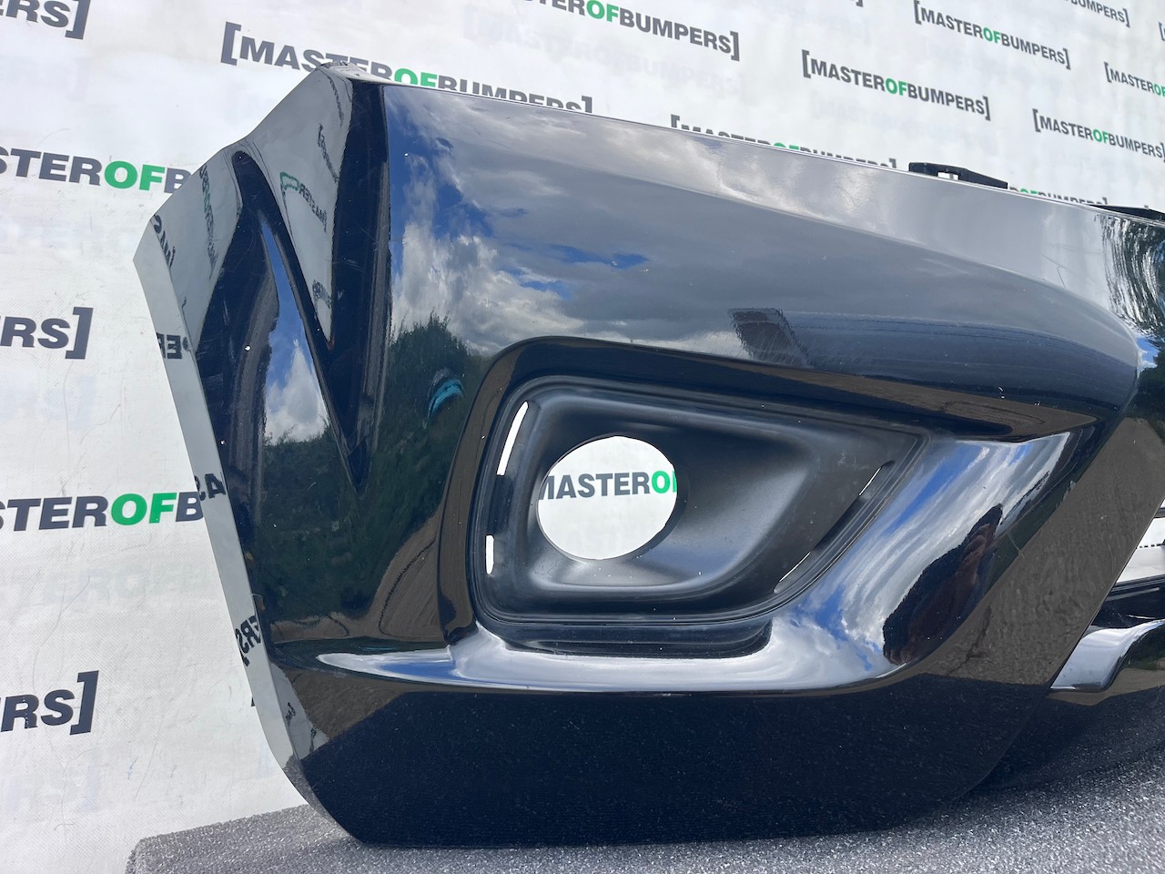 Nissan Navara Tekna Pick Up Mk4 2016-2021 Front Bumper No Jets Genuine [l723]