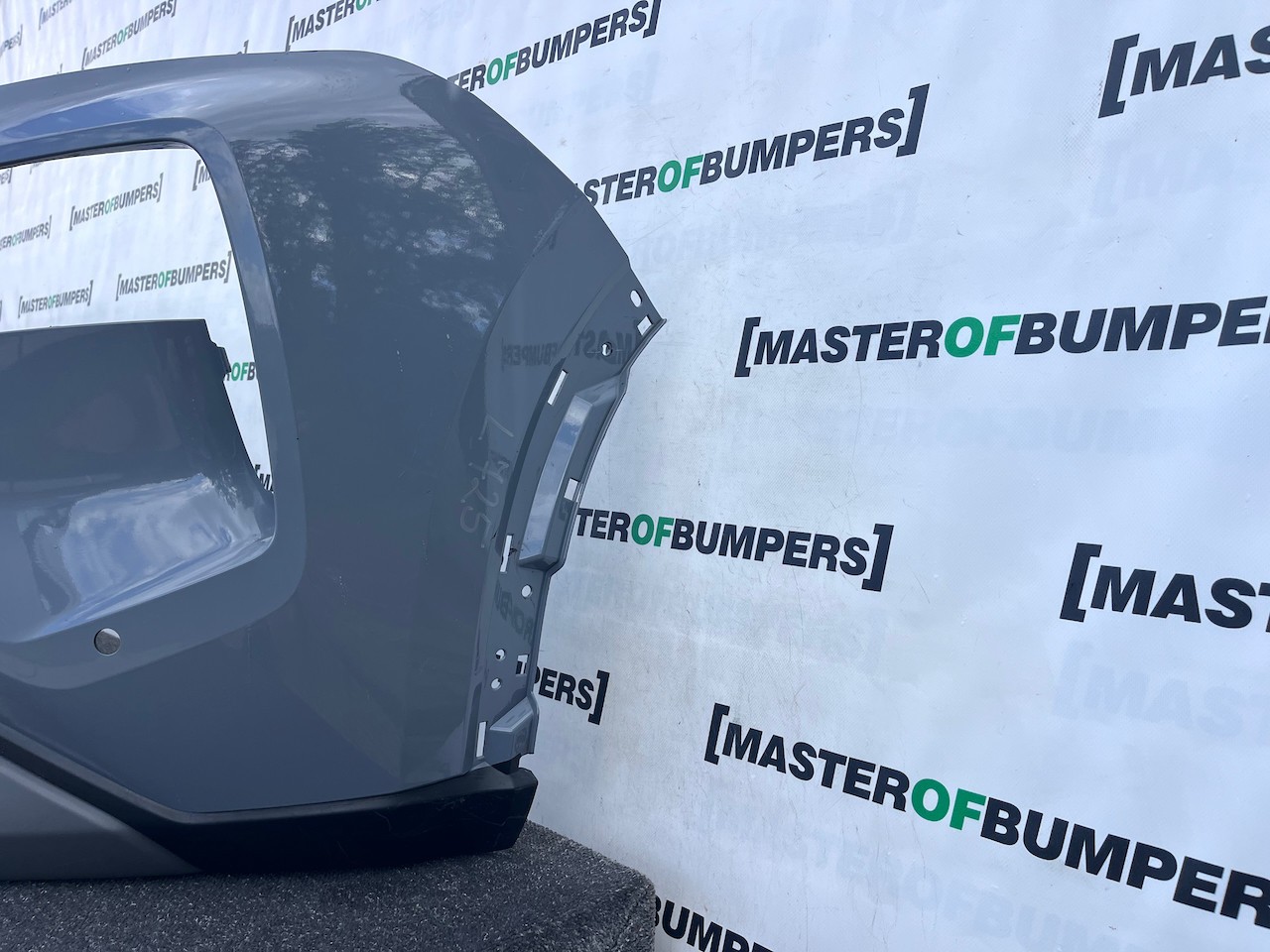 Nissan X Trail Acenta Mk4 2022-2026 Front Bumper 4 Pdc No Jets Genuine [l725]