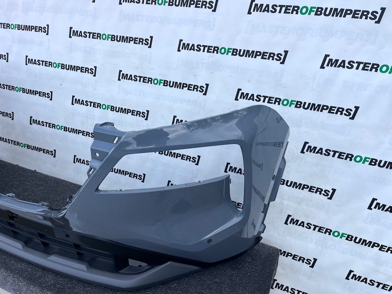 Nissan X Trail Acenta Mk4 2022-2026 Front Bumper 4 Pdc No Jets Genuine [l725]