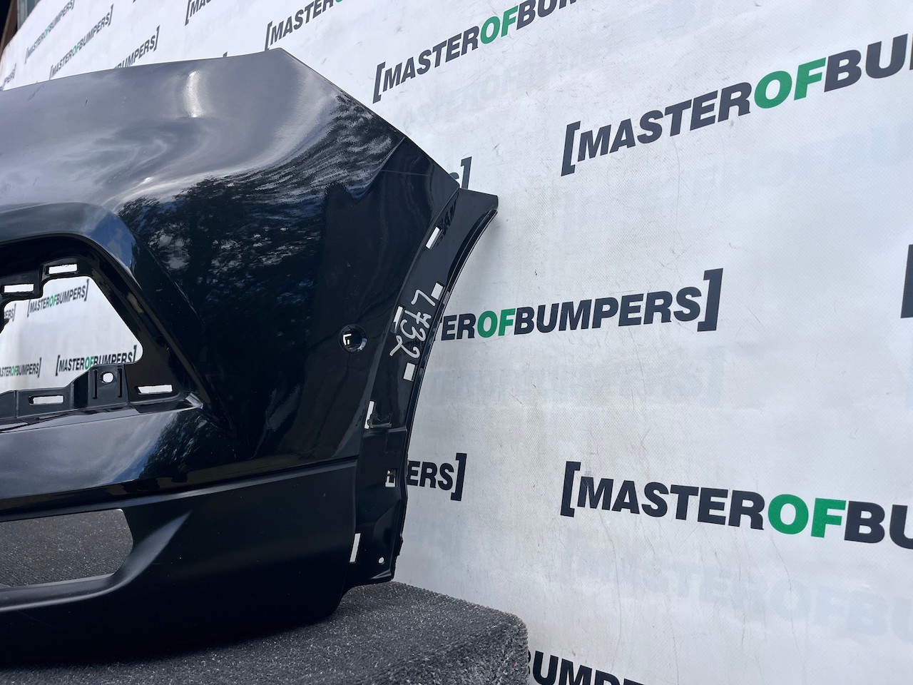 Nissan Qashqai Tekna Mk2 Lift 2017-2020 Front Bumper 6 Pdc No Jets Genuin [l732]