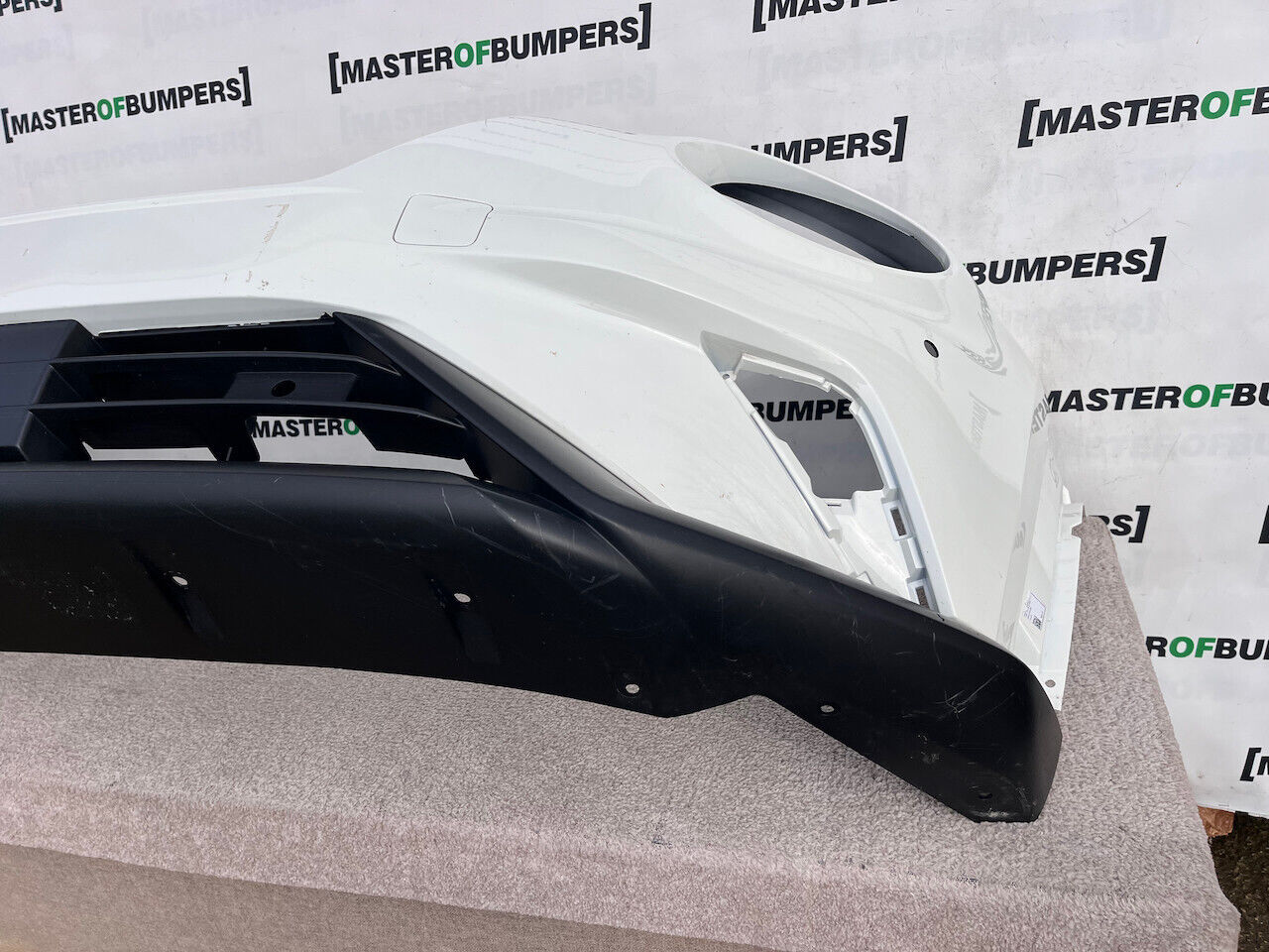 Nissan Juke Tekna N-connecta Mk2 2019 - 2024 Front Bumper 4 Pdc Genuine [l595]