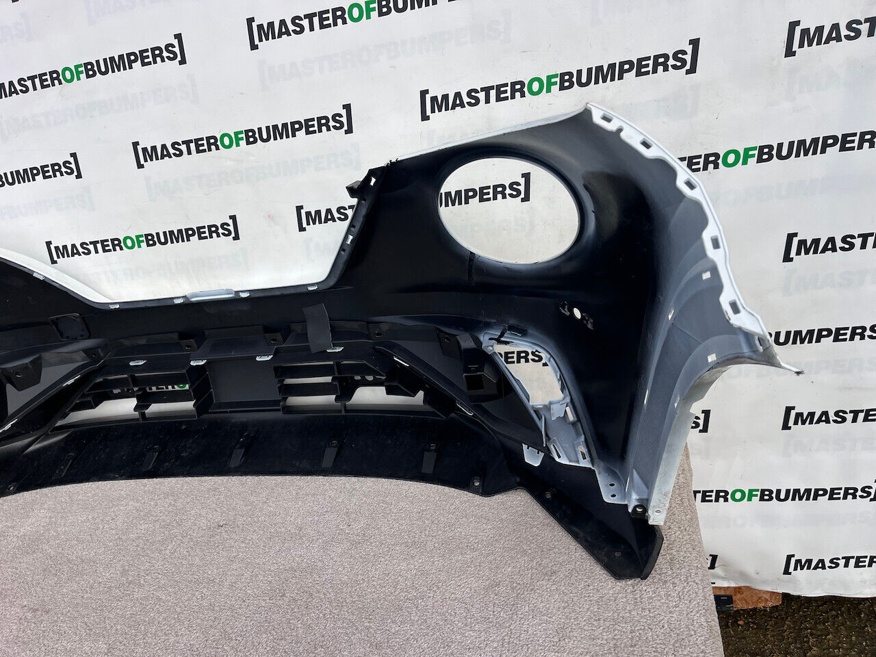 Nissan Juke Tekna N-connecta Mk2 2019 - 2024 Front Bumper 4 Pdc Genuine [l595]
