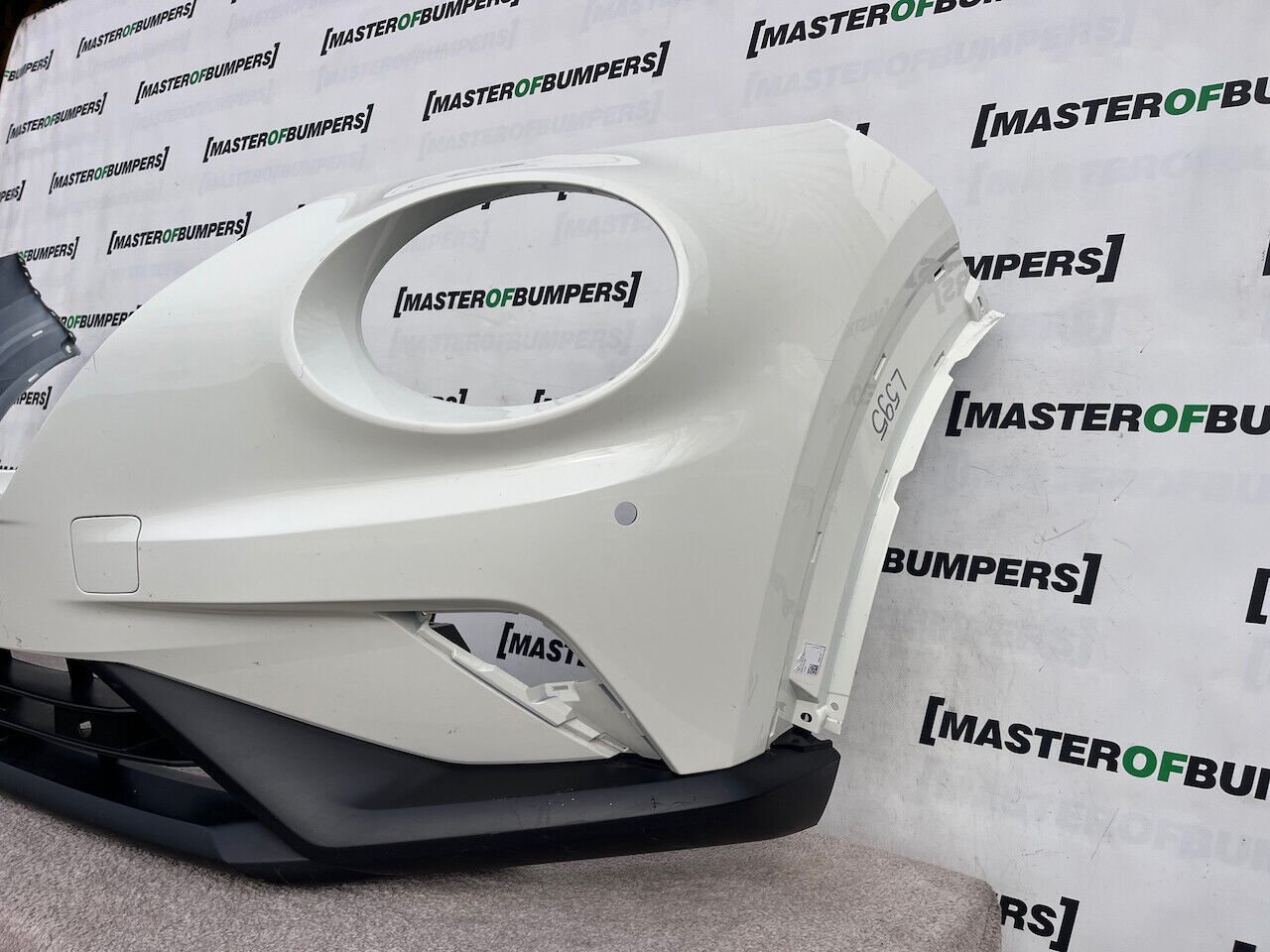 Nissan Juke Tekna N-connecta Mk2 2019 - 2024 Front Bumper 4 Pdc Genuine [l595]