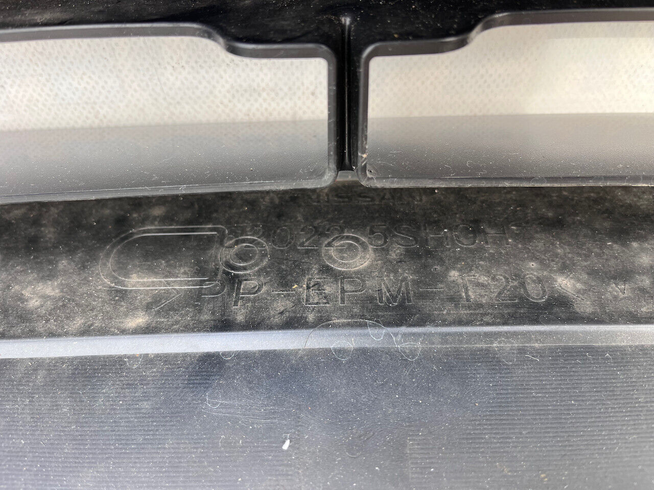 Nissan Leaf Tekna N-connecta Mk2 2017-2022 Front Bumper 4 Pdc Genuine [l598]