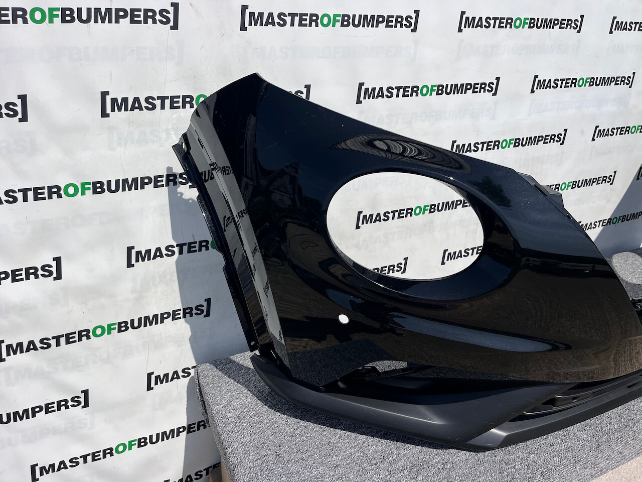 Nissan Juke Tekna N-connecta Mk2 2019 - 2024 Front Bumper 4 Pdc Genuine [l656]