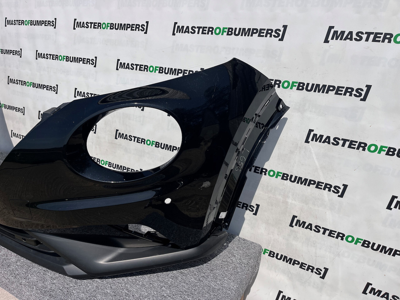 Nissan Juke Tekna N-connecta Mk2 2019 - 2024 Front Bumper 4 Pdc Genuine [l656]