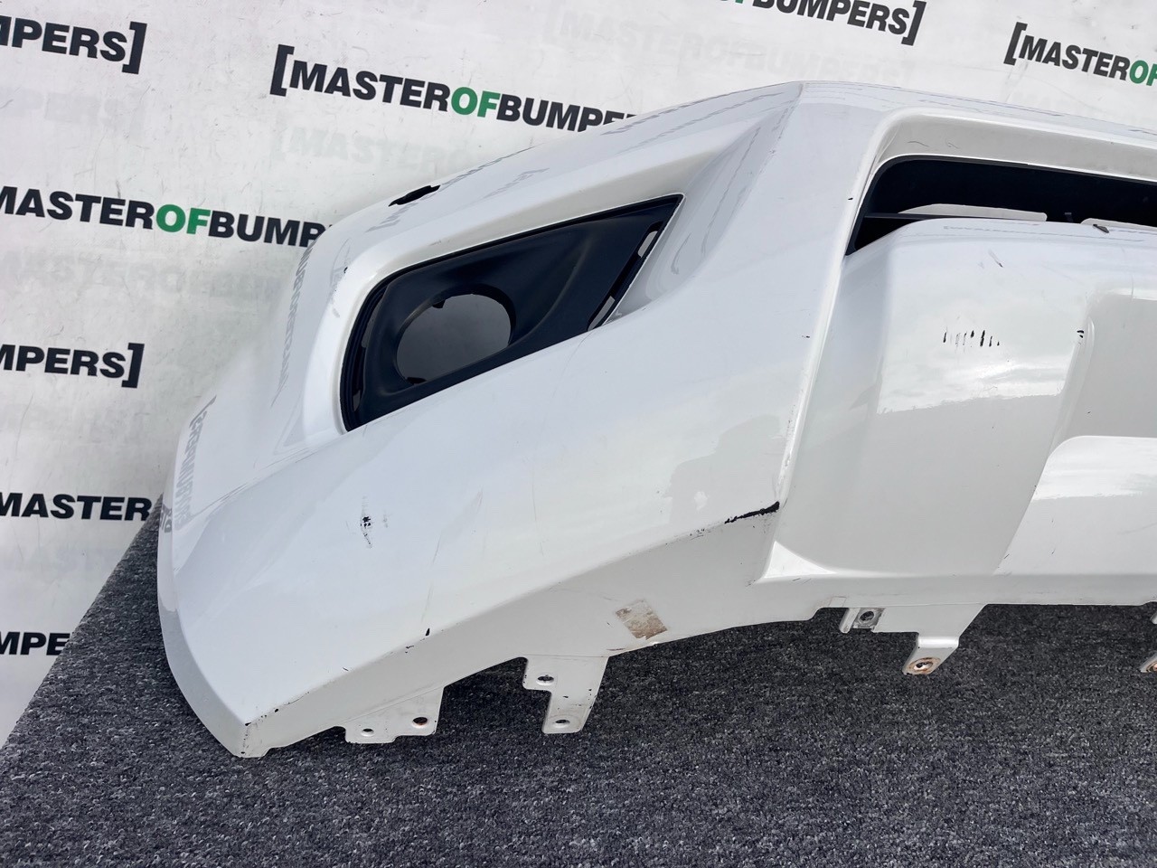 Nissan Navara Mk3 2016-2019 Front Bumper (for Model With Jets) Genuine [l666]