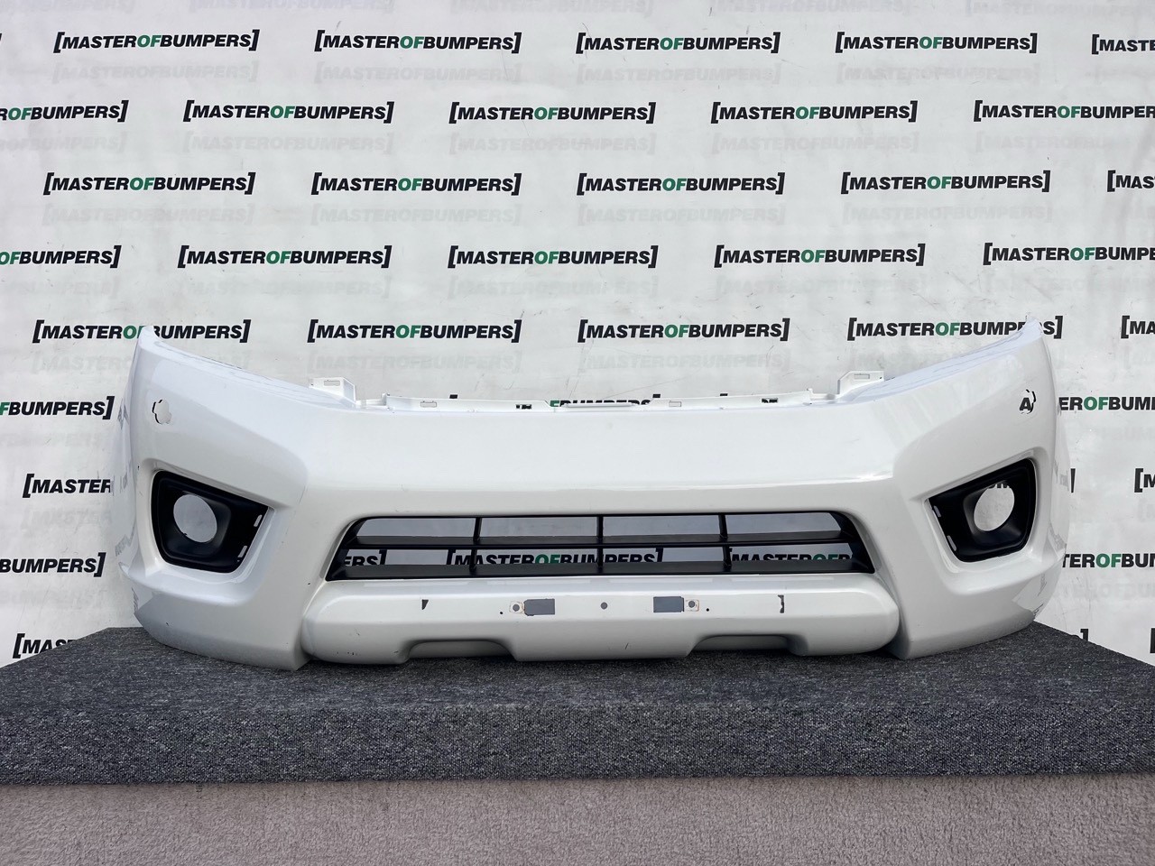 Nissan Navara Mk3 2016-2019 Front Bumper (for Model With Jets) Genuine [l666]