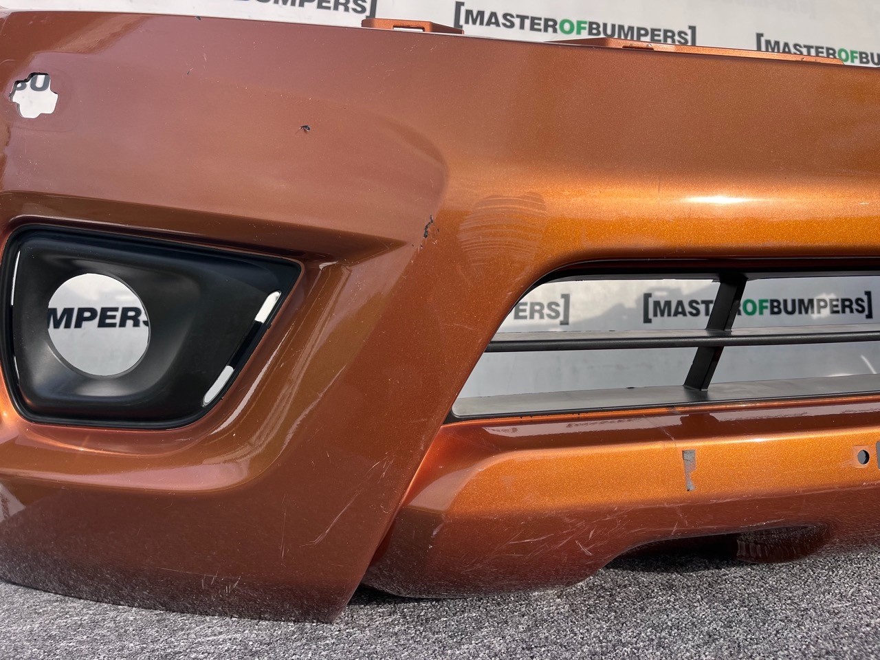 Nissan Navara Mk3 2016-2019 Front Bumper (for Model With Jets) Genuine [l667]