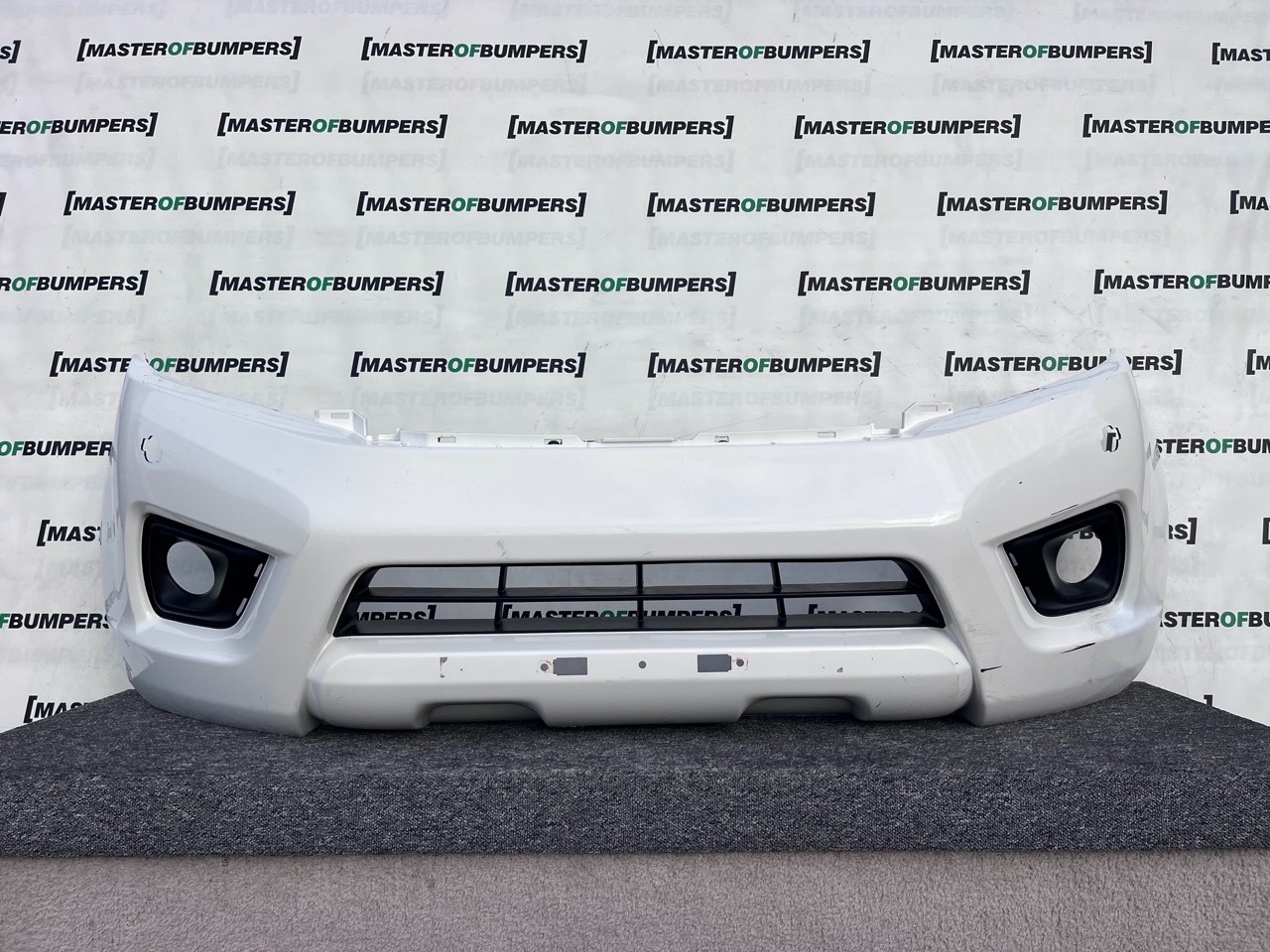 Nissan Navara Mk3 2016-2019 Front Bumper (for Model With Jets) Genuine [l668]