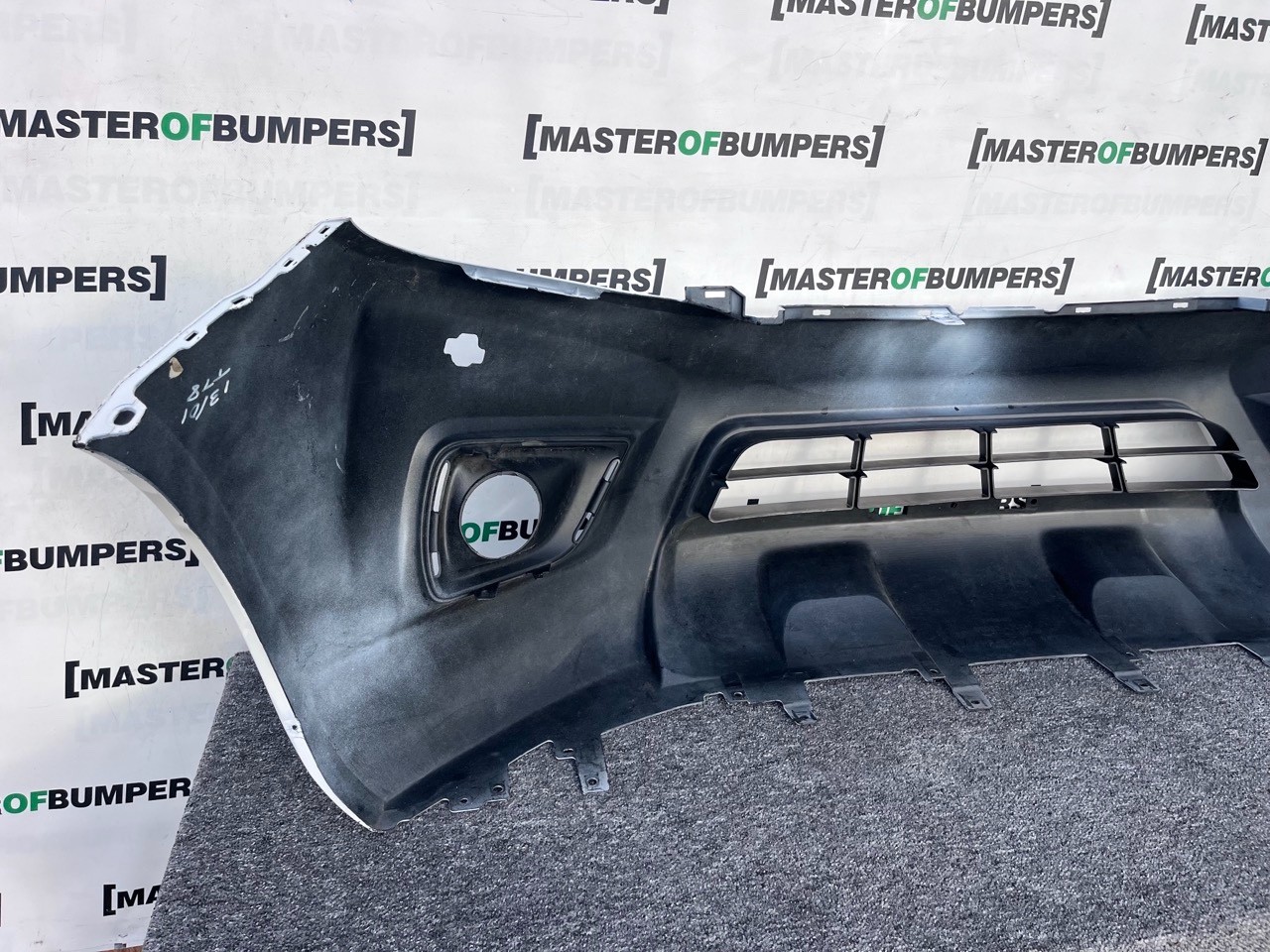 Nissan Navara Mk3 2016-2019 Front Bumper (for Model With Jets) Genuine [l668]