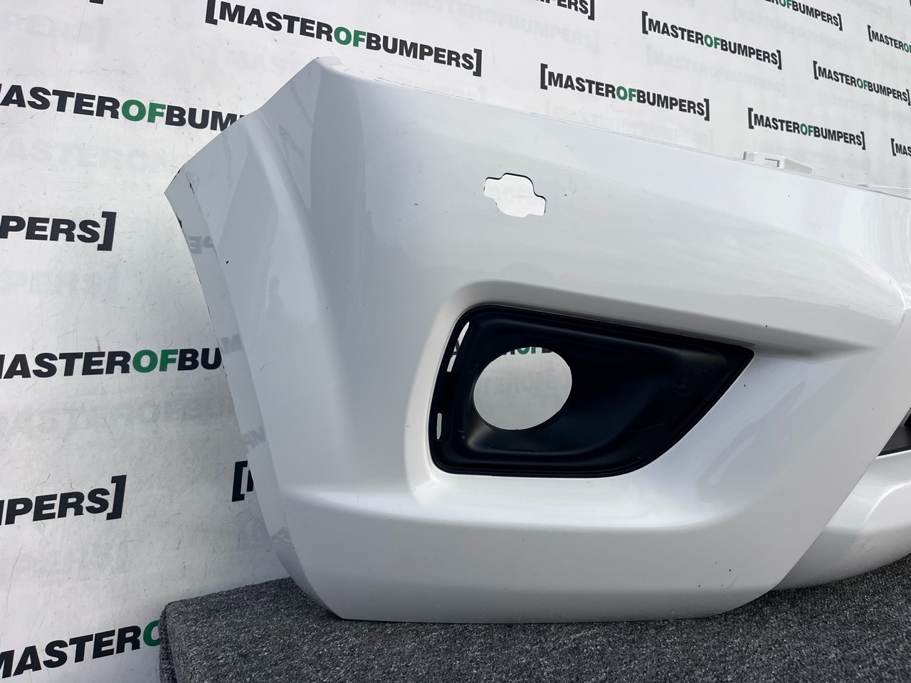 Nissan Navara Mk3 2016-2019 Front Bumper (for Model With Jets) Genuine [l668]