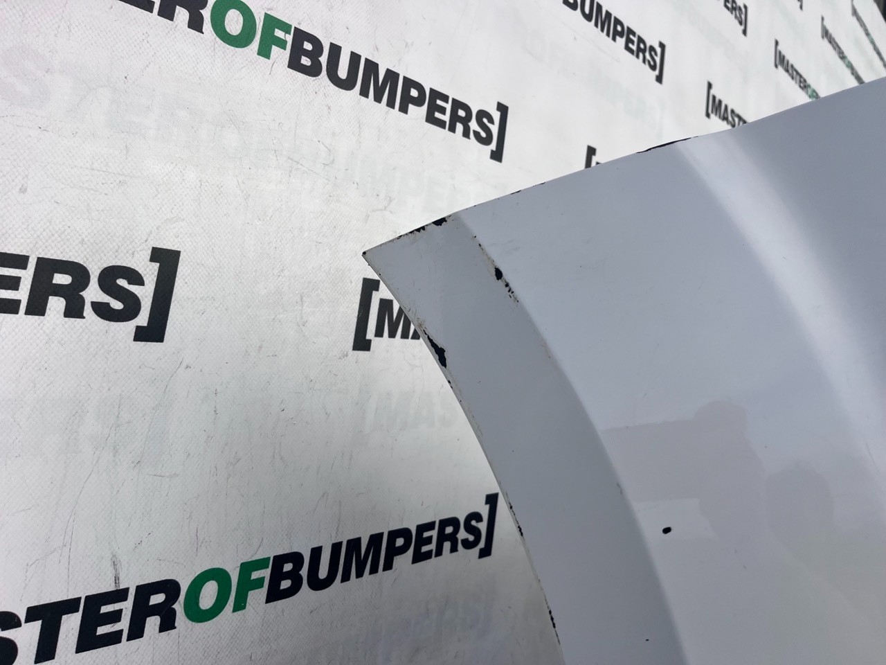 Nissan Navara Mk3 2016-2019 Front Bumper (for Model With Jets) Genuine [l668]