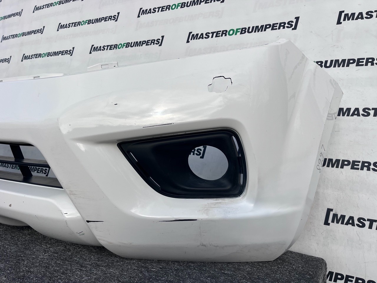 Nissan Navara Mk3 2016-2019 Front Bumper (for Model With Jets) Genuine [l668]