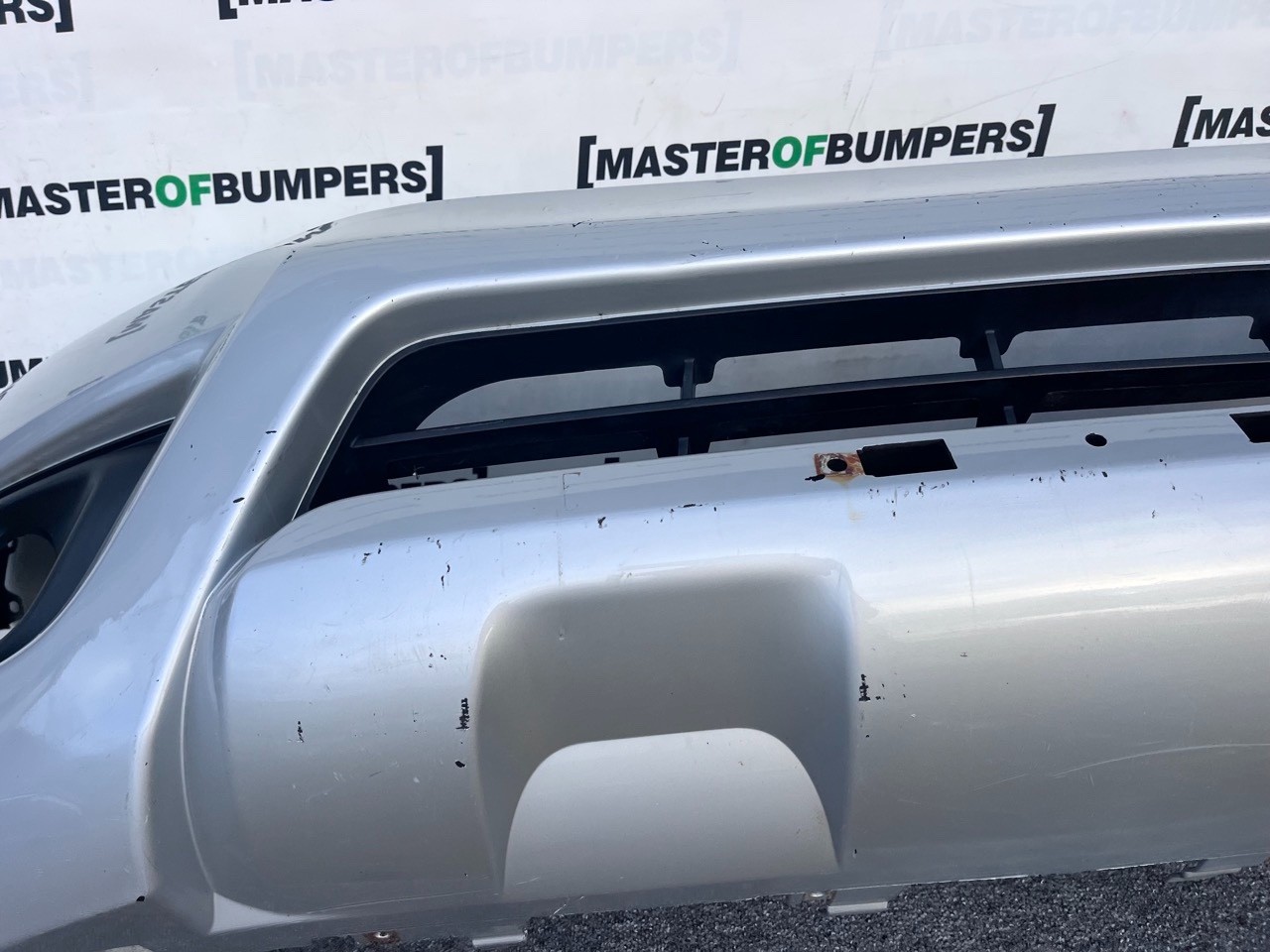 Nissan Navara Mk3 2016-2019 Front Bumper (for Model Without Jets) Genuine [l670]