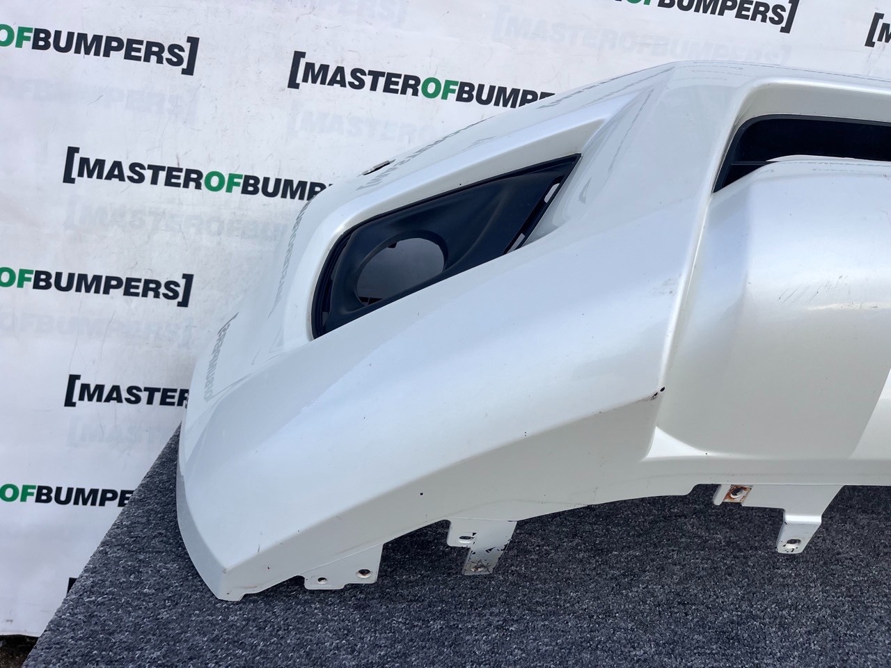 Nissan Navara Mk3 2016-2019 Front Bumper (for Model With Jets) Genuine [l672]