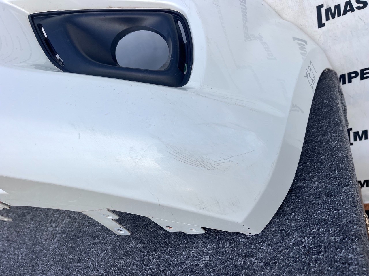 Nissan Navara Mk3 2016-2019 Front Bumper (for Model With Jets) Genuine [l672]