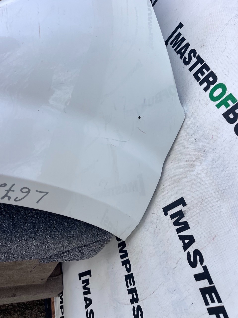 Nissan Navara Mk3 2016-2019 Front Bumper (for Model With Jets) Genuine [l672]