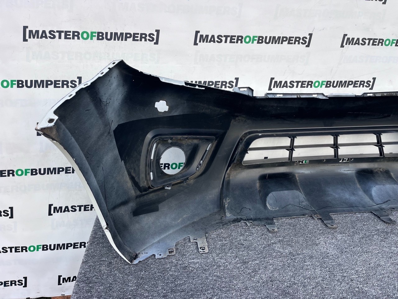 Nissan Navara Mk3 2016-2019 Front Bumper (for Model With Jets) Genuine [l672]