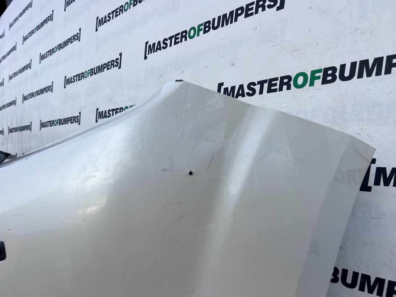 Nissan Navara Mk3 2016-2019 Front Bumper (for Model With Jets) Genuine [l672]