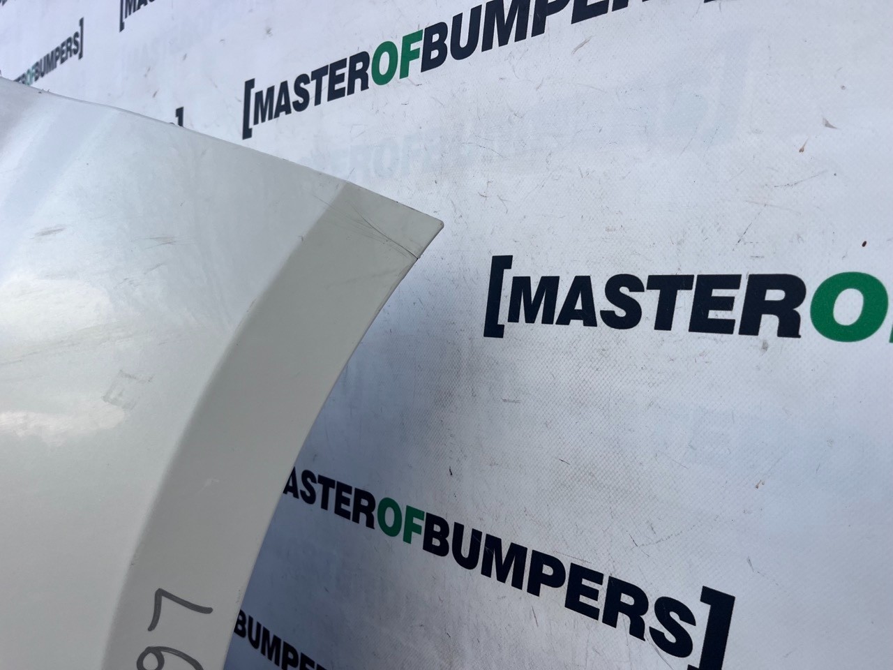 Nissan Navara Mk3 2016-2019 Front Bumper (for Model With Jets) Genuine [l672]