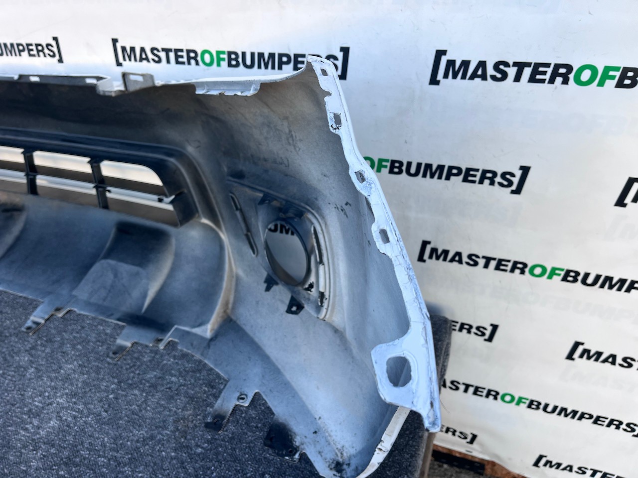 Nissan Navara Tekna Pick Up Mk4 2016-2021 Front Bumper No Jets Genuine [l677]