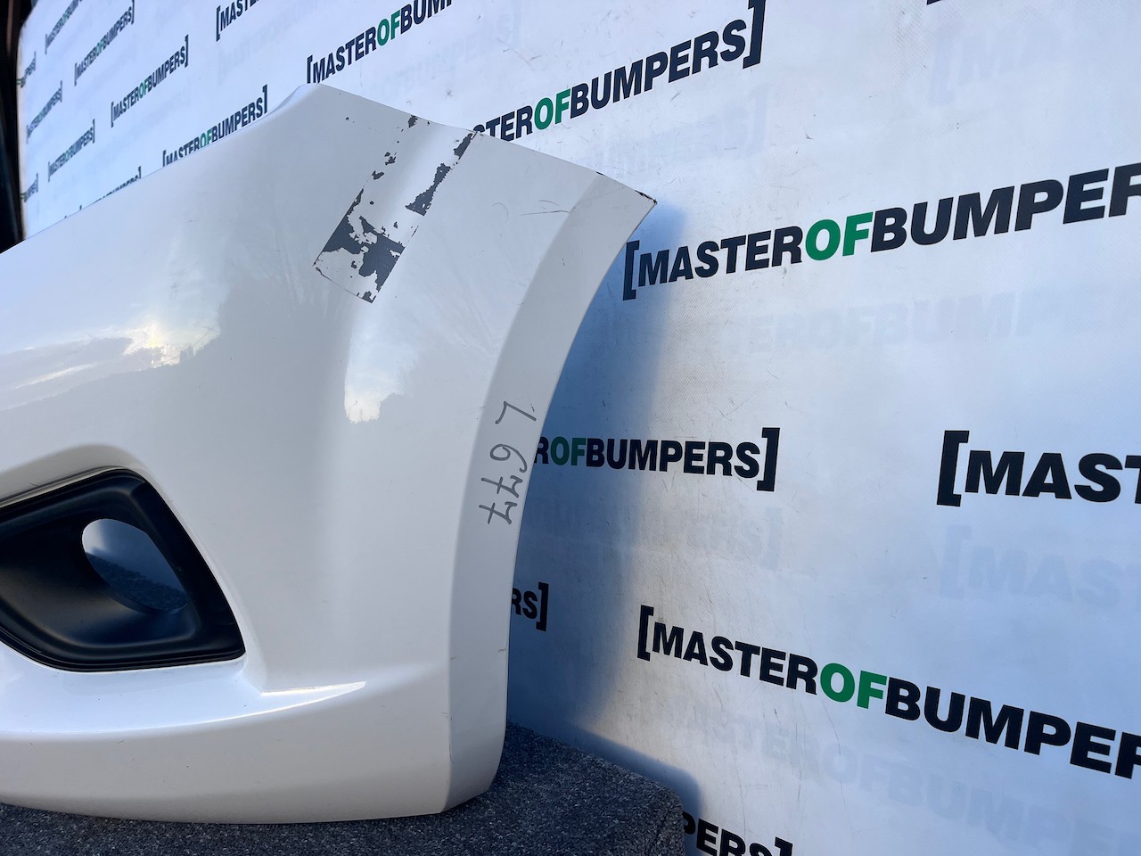 Nissan Navara Tekna Pick Up Mk4 2016-2021 Front Bumper No Jets Genuine [l677]