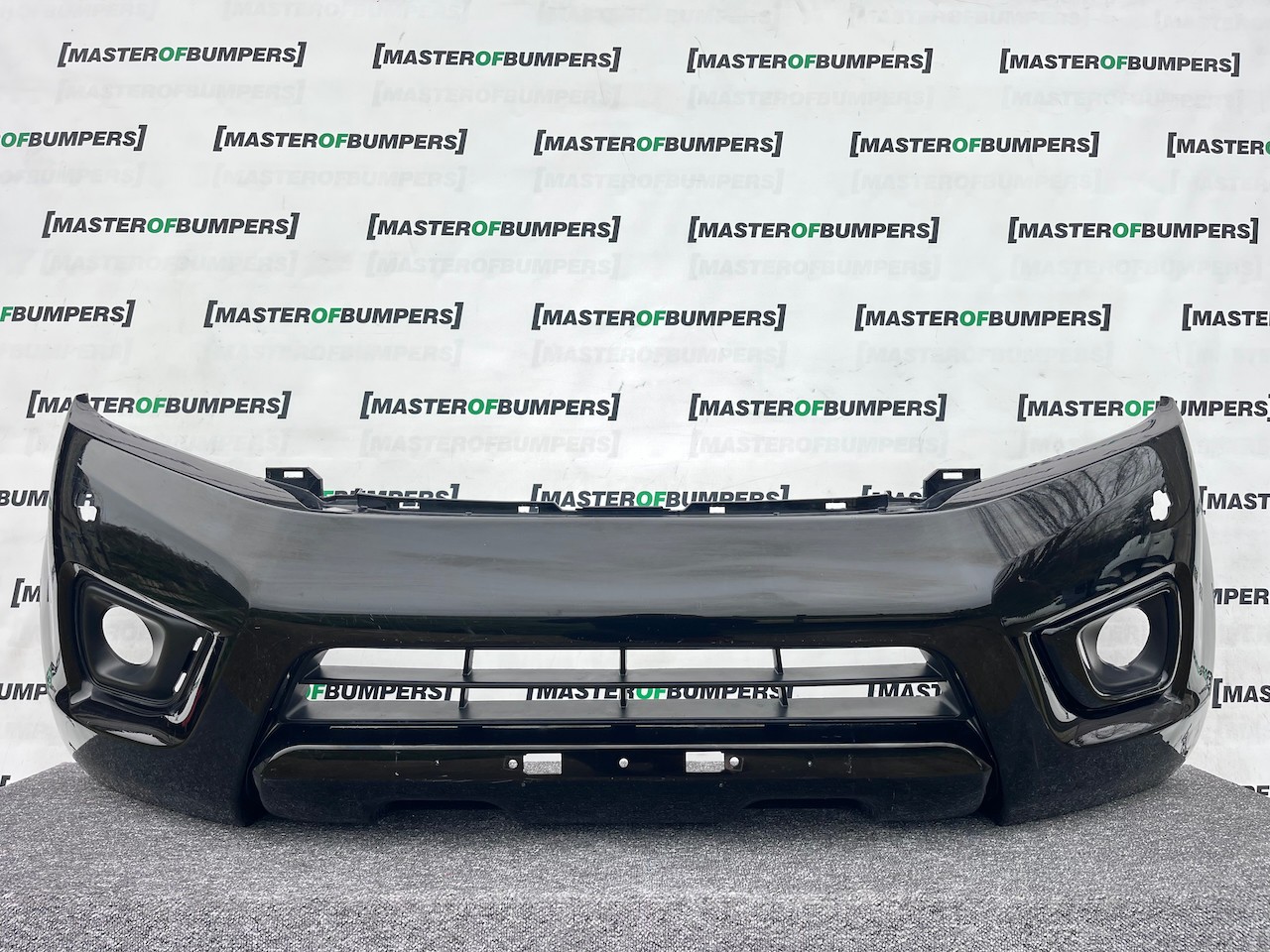 Nissan Navara Tekna Pick Up Mk4 2016-2021 Front Bumper + Jets Genuine [l695]