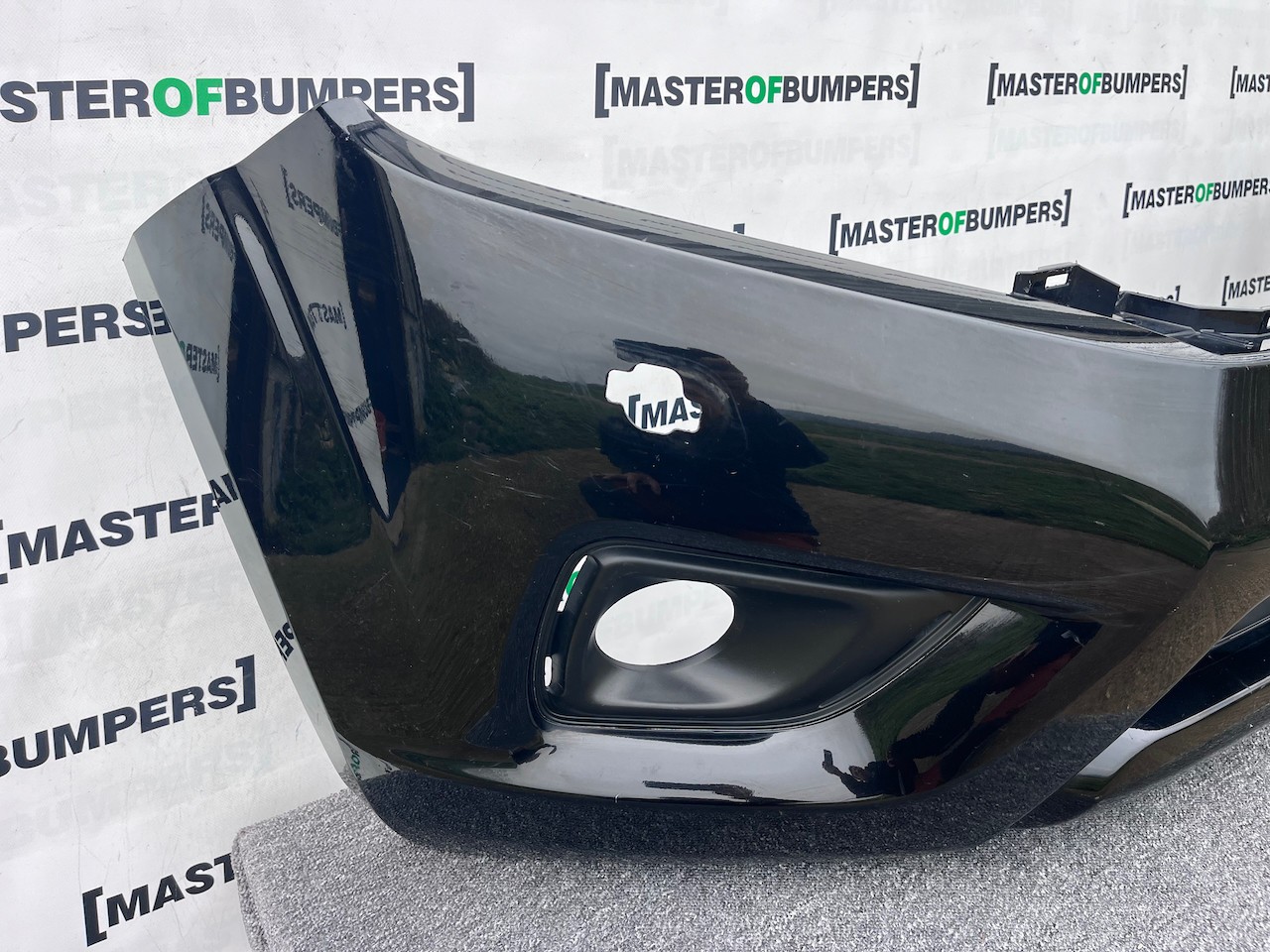 Nissan Navara Tekna Pick Up Mk4 2016-2021 Front Bumper + Jets Genuine [l695]