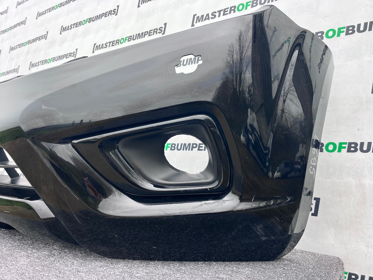 Nissan Navara Tekna Pick Up Mk4 2016-2021 Front Bumper + Jets Genuine [l695]