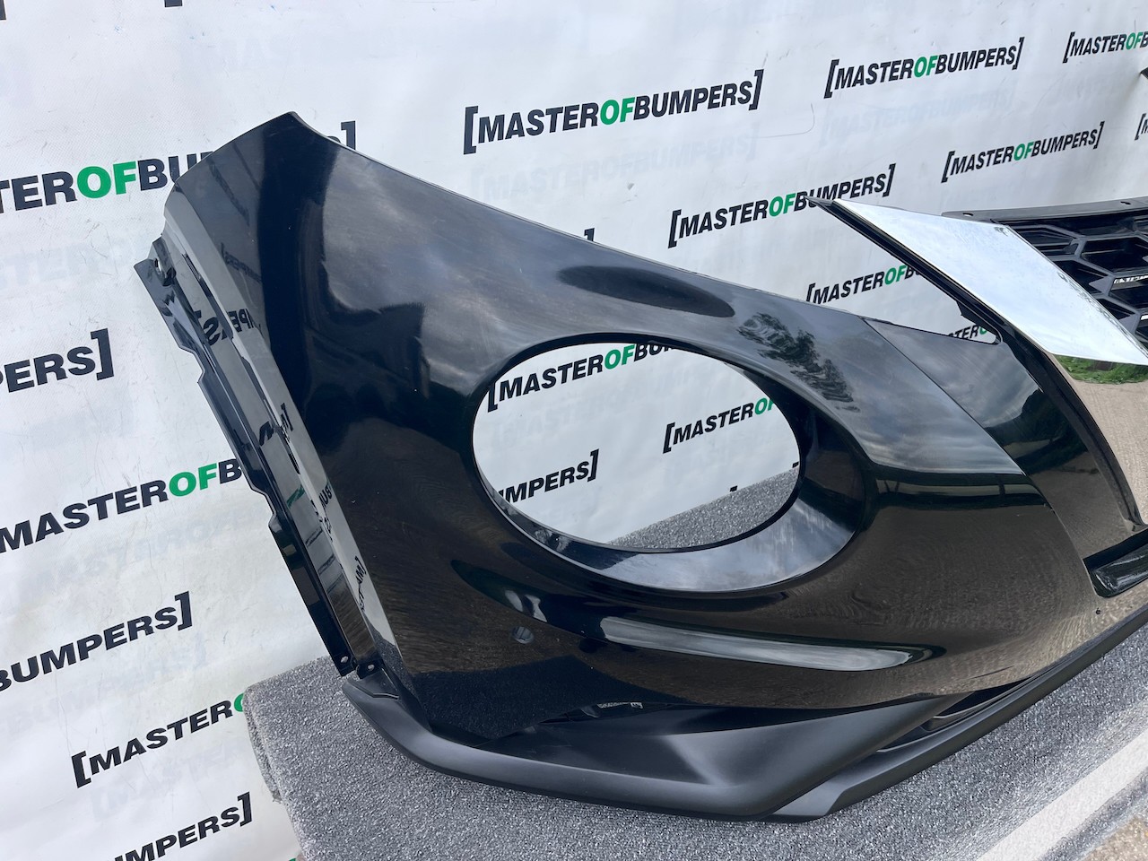 Nissan Juke Acenta Connect Mk2 2019-2025 Front Bumper Black W/lip Genuine [l712]