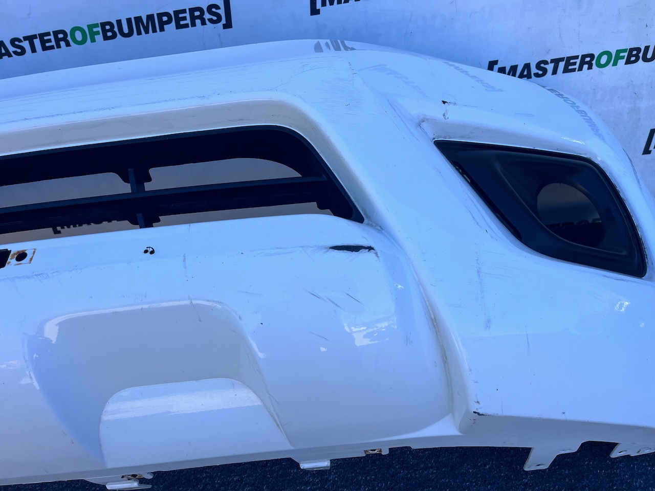 Nissan Navara Tekna Pick Up Mk4 2016-2021 Front Bumper No Jets Genuine [l719]