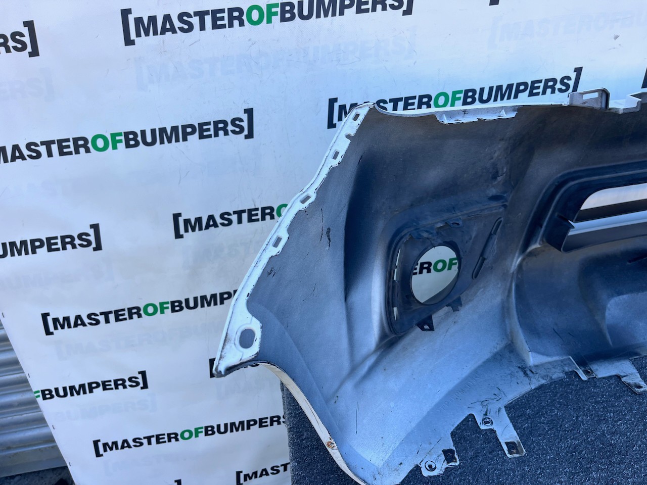 Nissan Navara Tekna Pick Up Mk4 2016-2021 Front Bumper No Jets Genuine [l719]