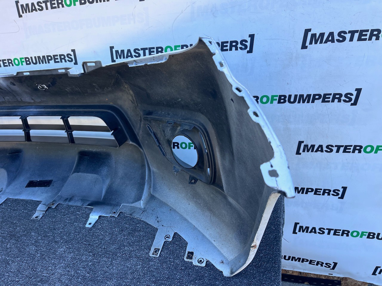 Nissan Navara Tekna Pick Up Mk4 2016-2021 Front Bumper No Jets Genuine [l719]
