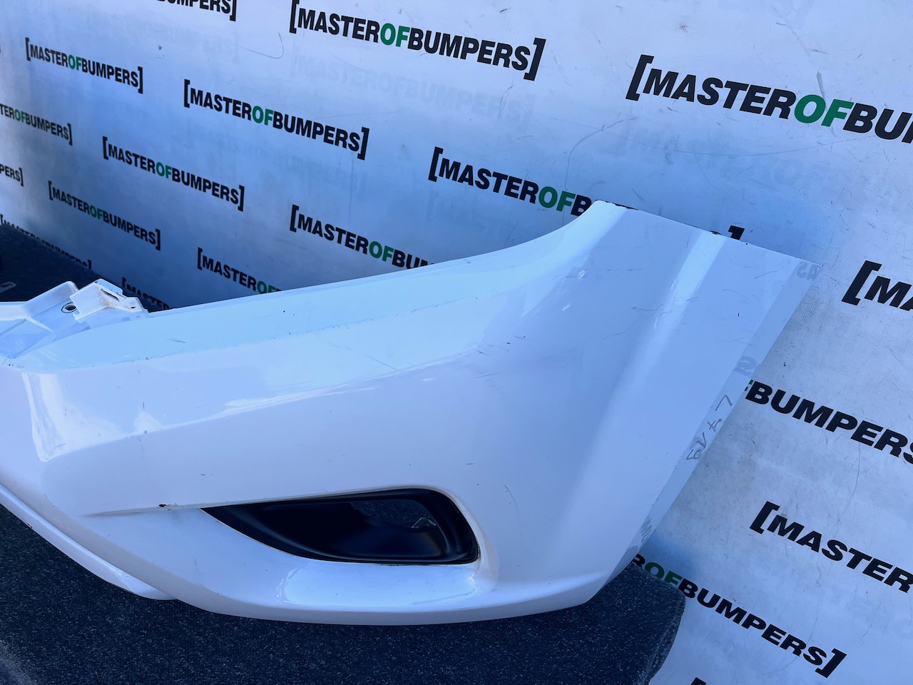 Nissan Navara Tekna Pick Up Mk4 2016-2021 Front Bumper No Jets Genuine [l719]