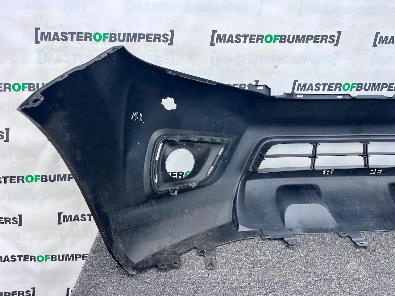 Nissan Navara Tekna Pick Up Mk4 2016-2021 Front Bumper Jets Genuine [l724]
