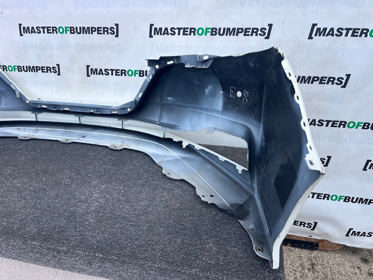 Nissan Leaf Tekna N-connecta Mk2 2017-2022 Front Bumper 4 Pdc Genuine [l727]