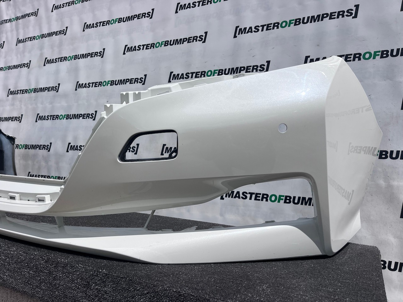 Nissan Leaf Tekna N-connecta Mk2 2017-2022 Front Bumper 4 Pdc Genuine [l727]