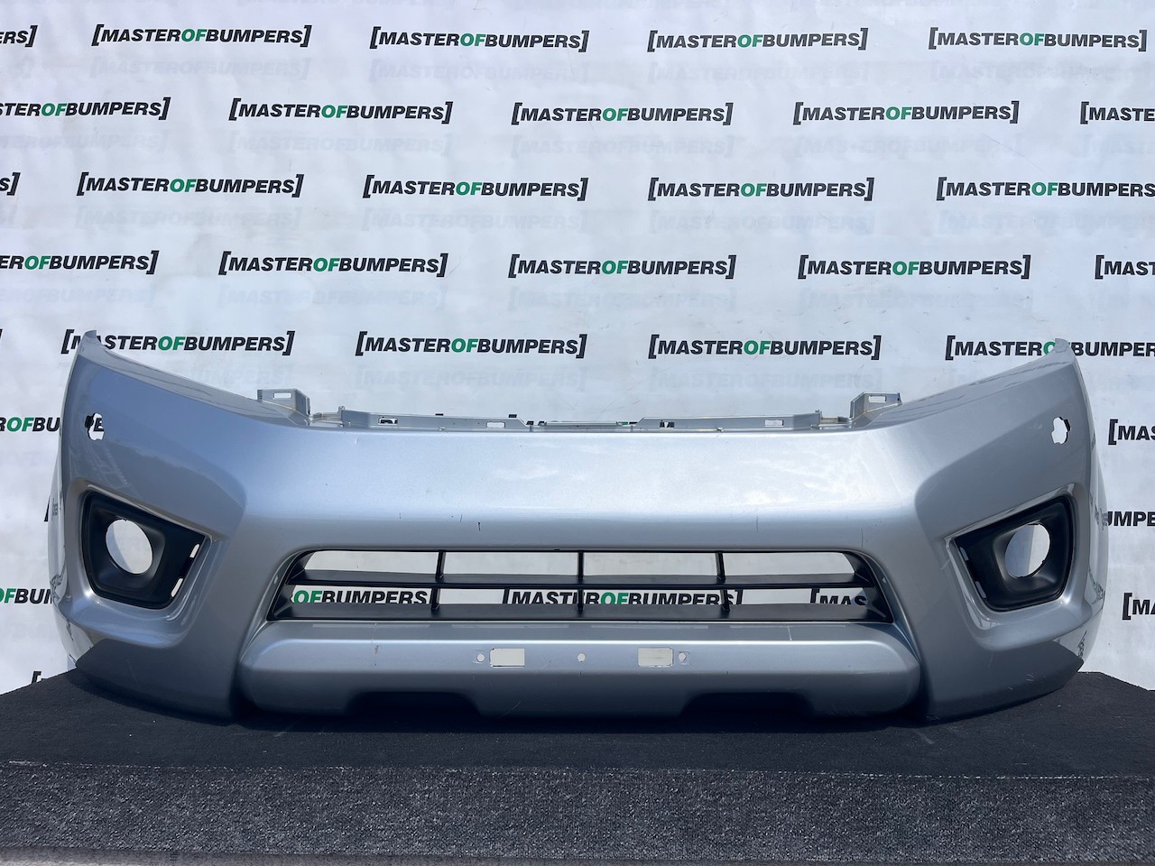 Nissan Navara Tekna Pick Up Mk4 2016-2021 Front Bumper + Jets Genuine [l739]