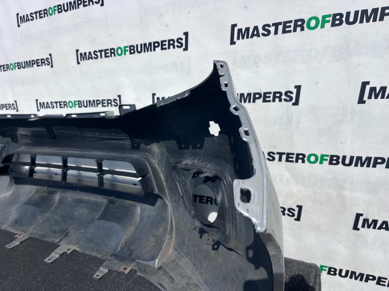 Nissan Navara Tekna Pick Up Mk4 2016-2021 Front Bumper + Jets Genuine [l739]