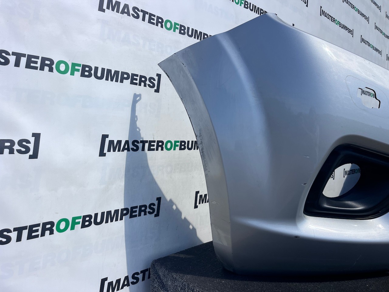 Nissan Navara Tekna Pick Up Mk4 2016-2021 Front Bumper + Jets Genuine [l739]