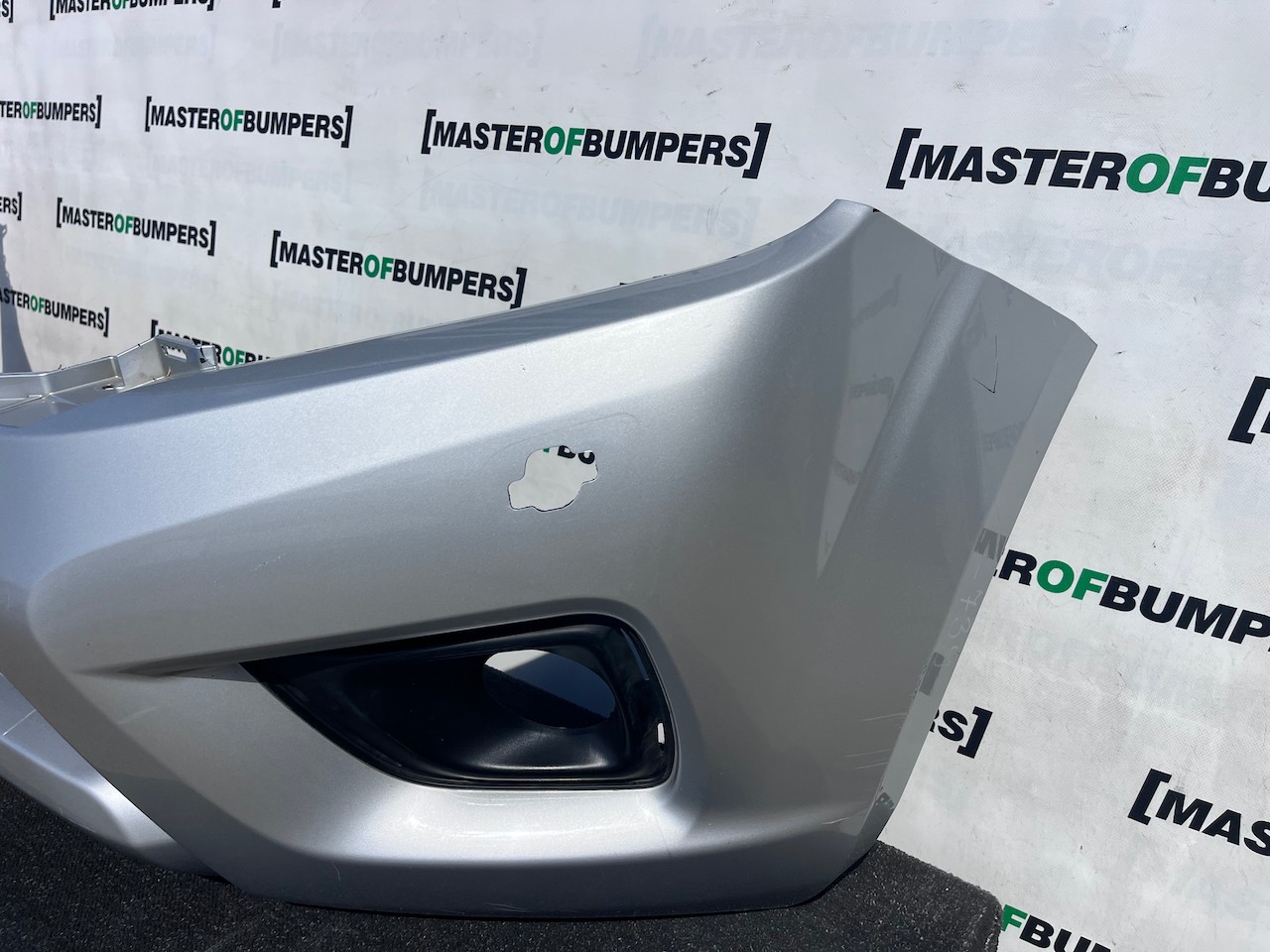 Nissan Navara Tekna Pick Up Mk4 2016-2021 Front Bumper + Jets Genuine [l739]