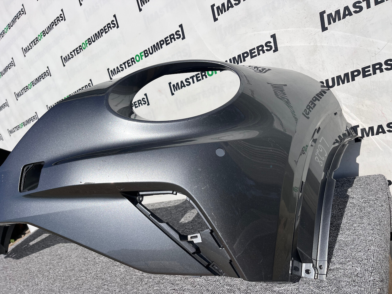 Nissan Juke Tekna N-connecta Mk2 2019 - 2024 Front Bumper 4 Pdc Genuine [l628]