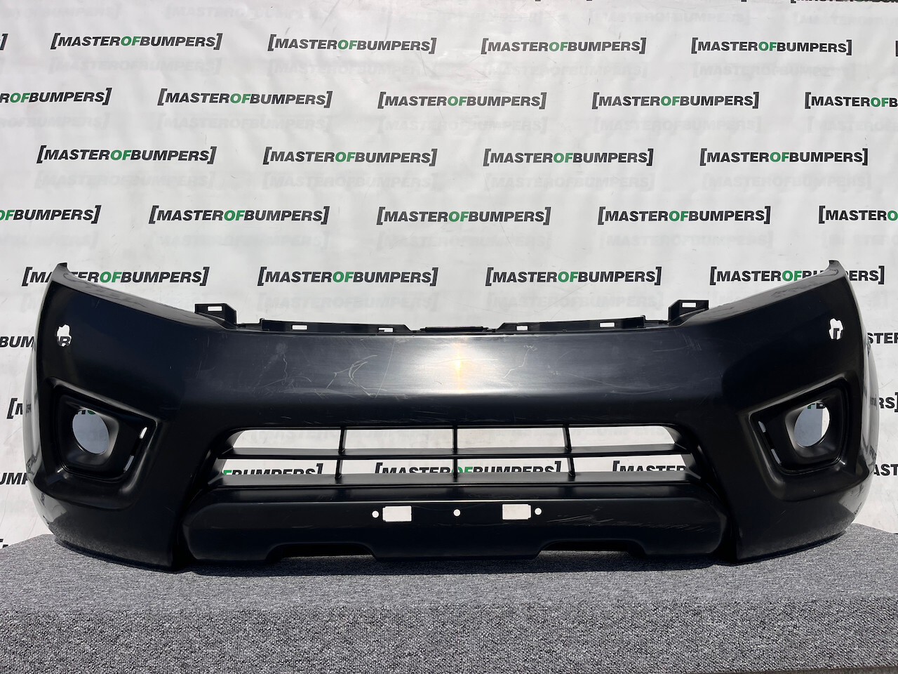 Nissan Navara Tekna Pick Up Mk4 2016-2021 Front Bumper + Jets Genuine [l641]
