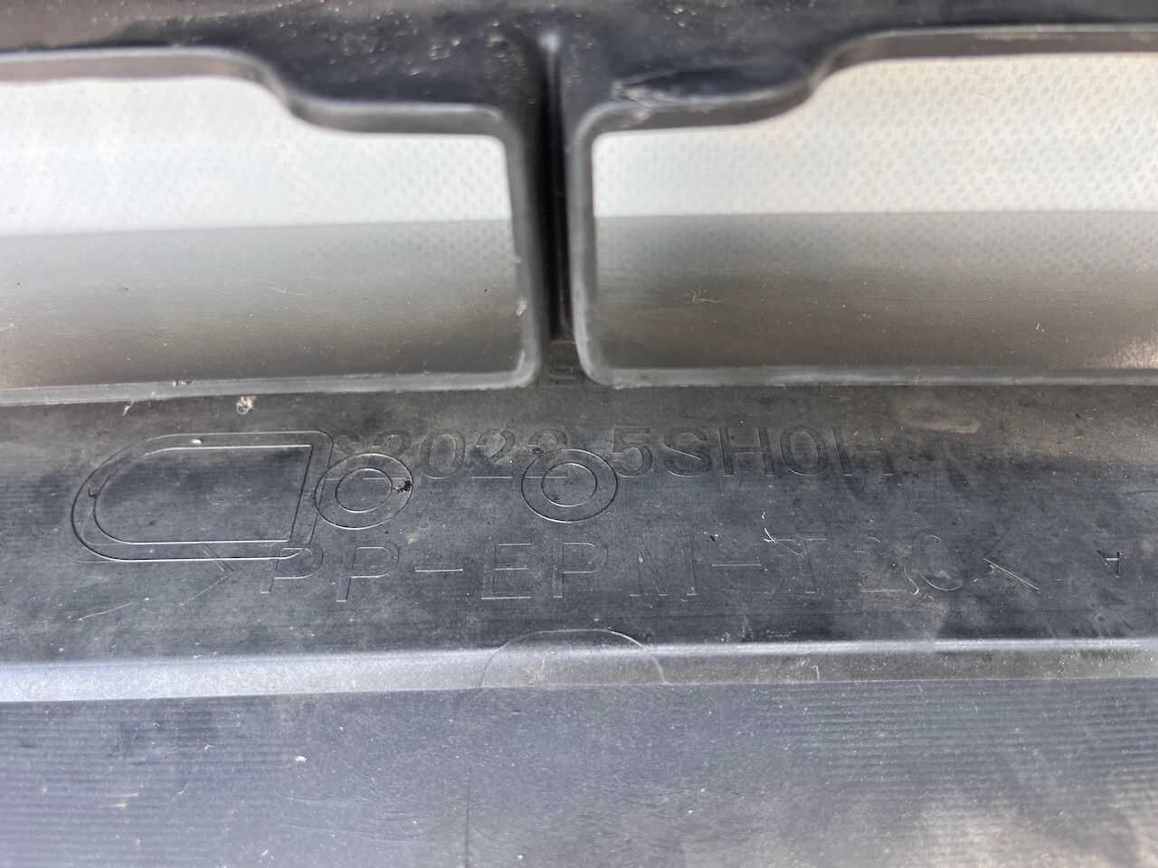 Nissan Leaf Tekna N-connecta Mk2 2017-2022 Front Bumper 4 Pdc Genuine [l657]