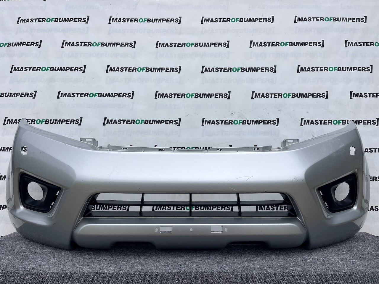Nissan Navara Tekna Pick Up Mk4 2016-2021 Front Bumper + Jets Genuine [l647]