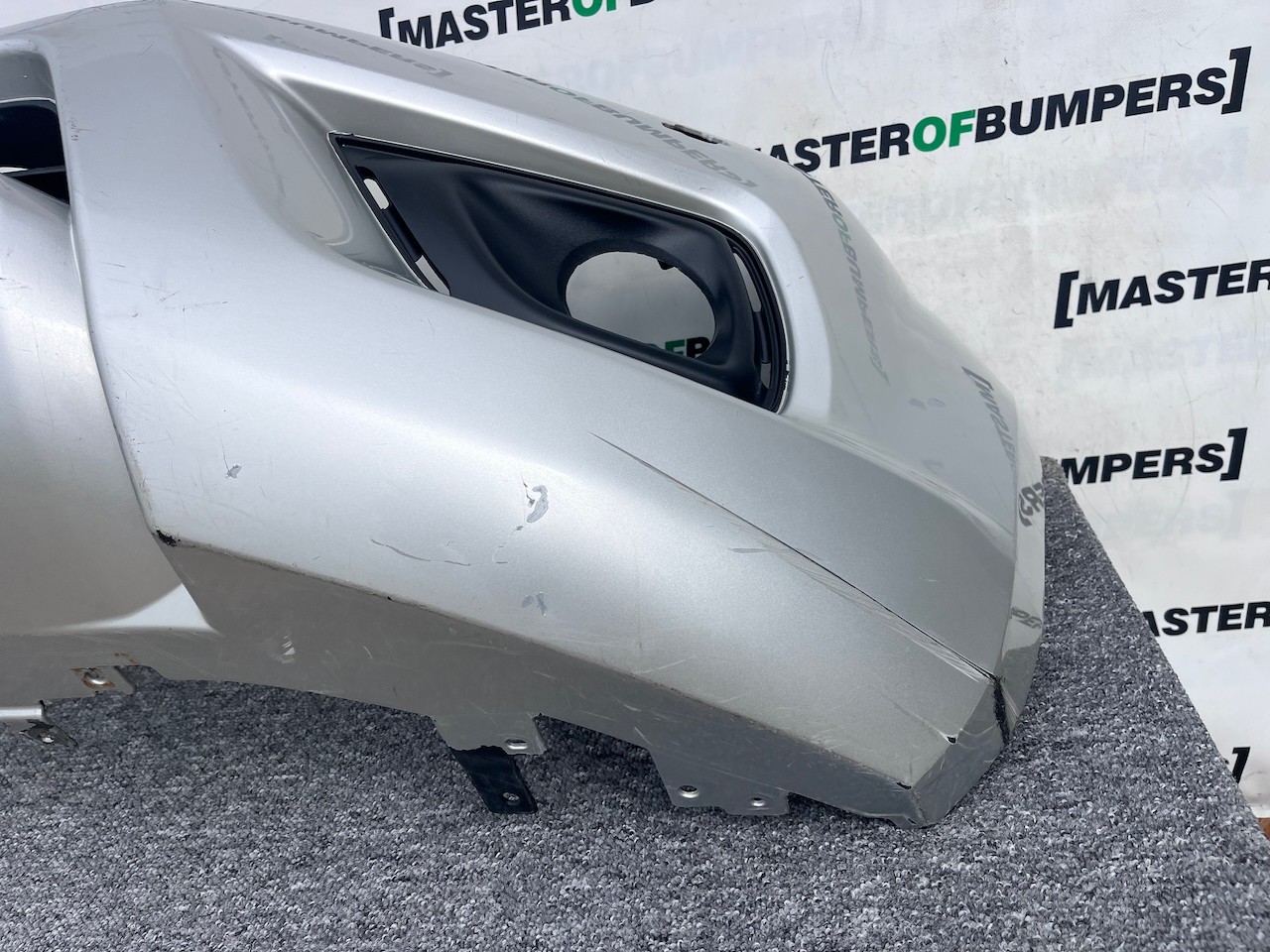 Nissan Navara Tekna Pick Up Mk4 2016-2021 Front Bumper + Jets Genuine [l647]